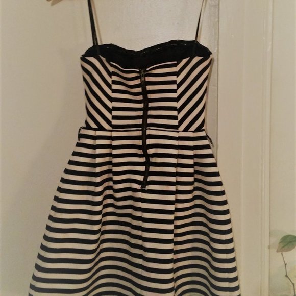 Forever 21 Striped Strapless Dress - Picture 2 of 3